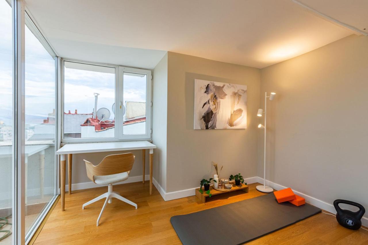 Mesmerizing Flat With Bosphorus View In Beyoglu Apartment อิสตันบูล ภายนอก รูปภาพ