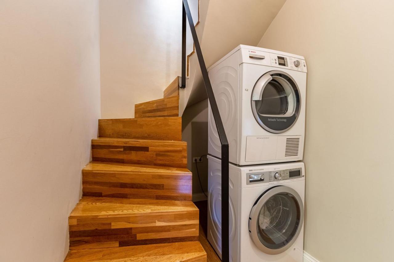Mesmerizing Flat With Bosphorus View In Beyoglu Apartment อิสตันบูล ภายนอก รูปภาพ